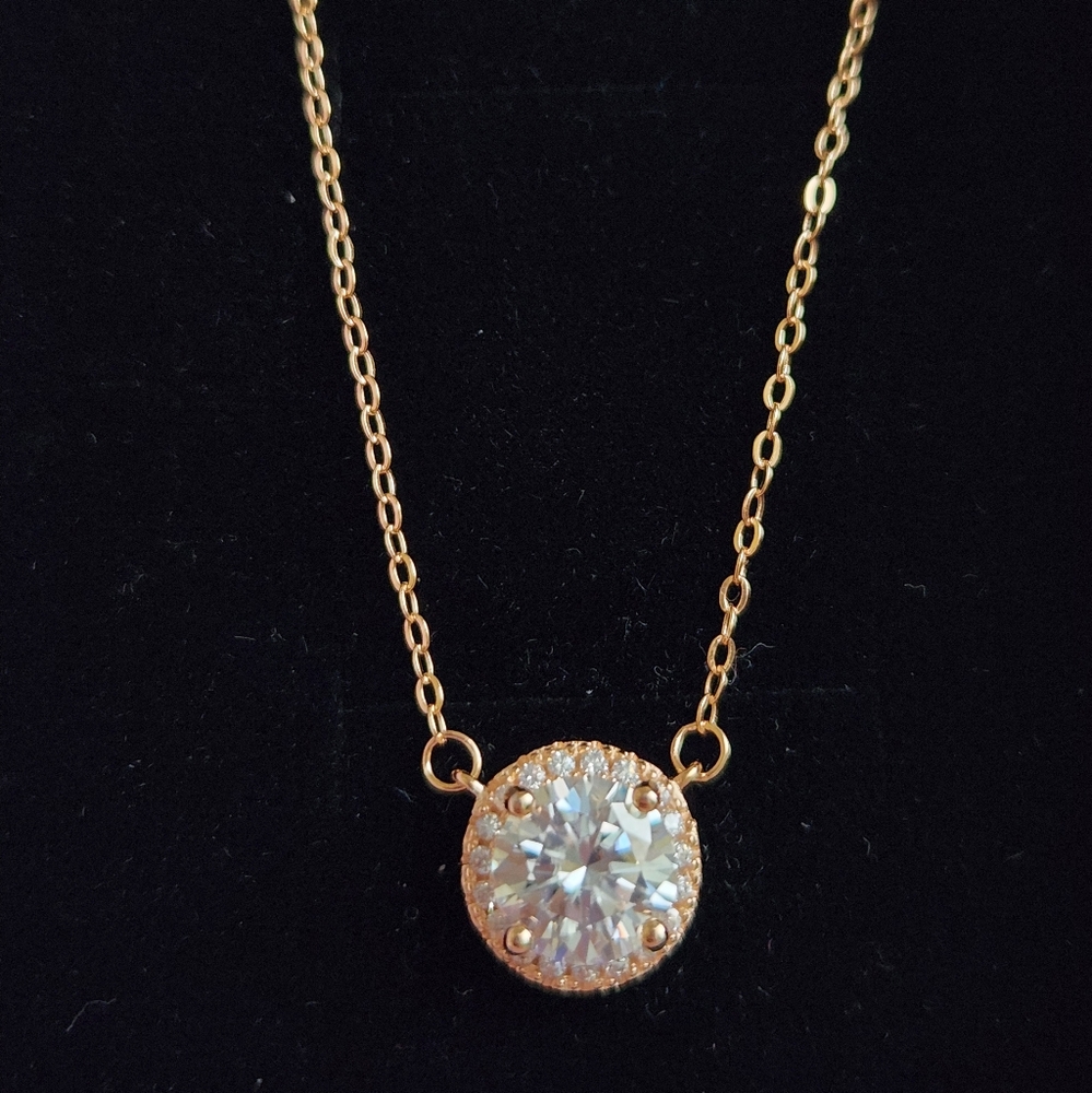 Beautiful Gold Plated 2ct Moissanite Diamond 925 Silver Necklace - Picture 4 of 8